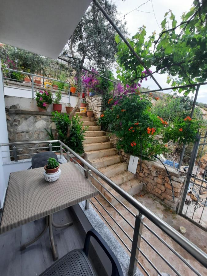 Nora'S Guesthouse Sarandë Exterior foto