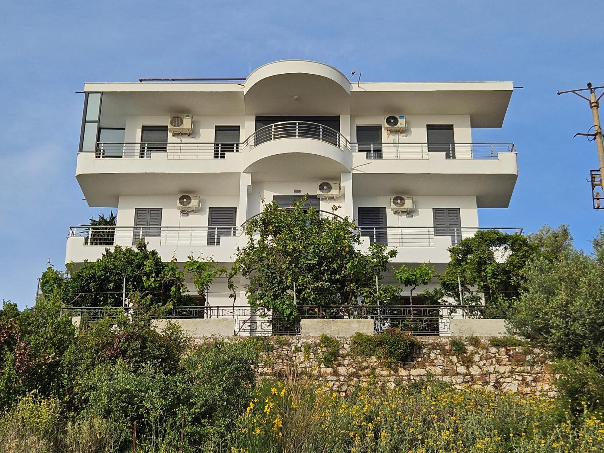 Nora'S Guesthouse Sarandë Exterior foto